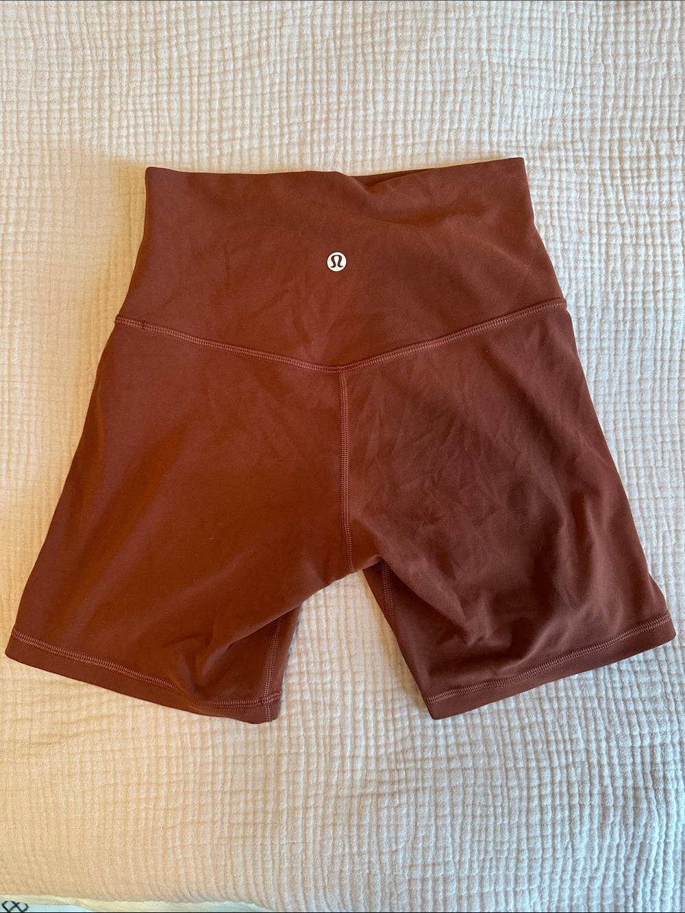 lululemon athletica size 4 align High-Rise 4” Bike Shorts